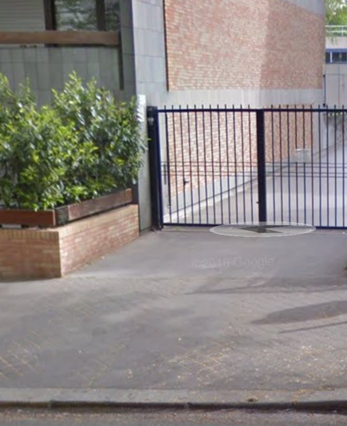 Entrée du Gymnase Sainte Clotilde